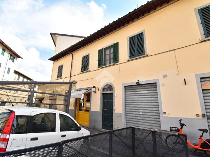 Appartamento trilocale in affitto in Via di ripoli, Gavinana, Firenze