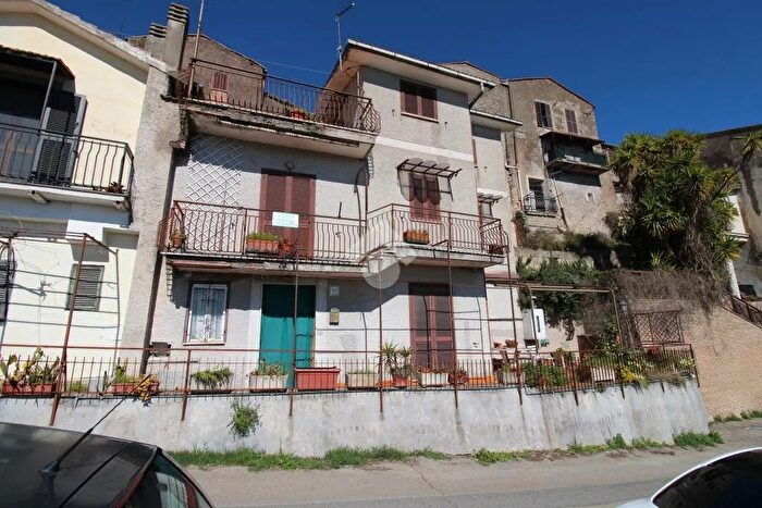 Appartamento quadrilocale in vendita in Via Camillo Benso Conte di Cavour, Torrita Tiberina