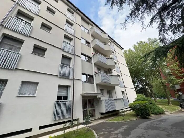 Appartamento trilocale in vendita in Viale Ungheria, Milano
