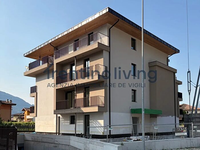Appartamento trilocale in vendita in Via Canè, Mezzocorona