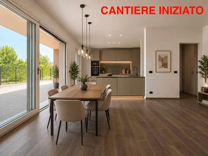 Appartamento quadrilocale in vendita in Via Ariosto, Cadorago