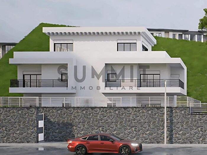 Casa con 7 locali in vendita in Santorso