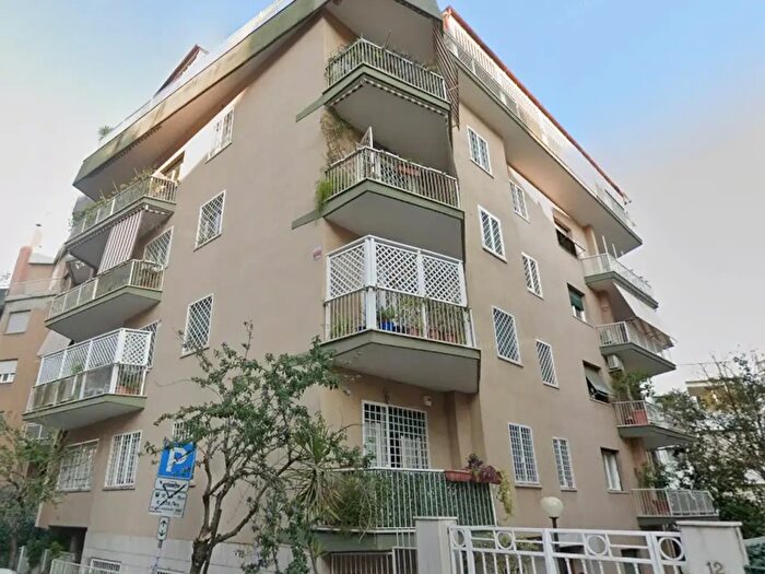 Appartamento bilocale in affitto in Via Rocca Sinibalda, Roma