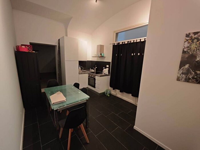 Appartamento trilocale in affitto in Via Luigi Carlo Farini, Centro Storico, Bologna