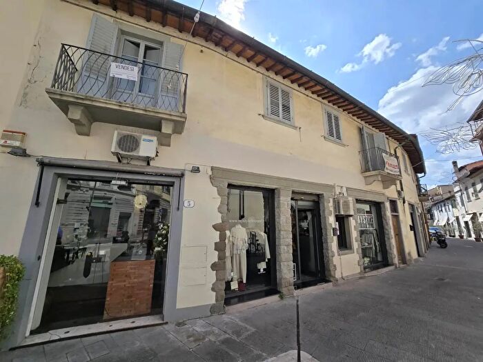 Appartamento con 7 locali in vendita in Via Verdi, Sesto Fiorentino