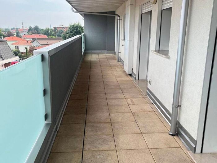 Appartamento trilocale in affitto in Via Armando Diaz, Centro, Marnate