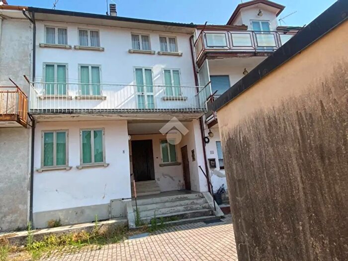 Casa con 6 locali in vendita in Via Grumetto, Schio