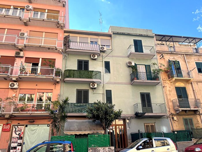 Appartamento trilocale in vendita in Via Giuseppe Pitrè, Palermo