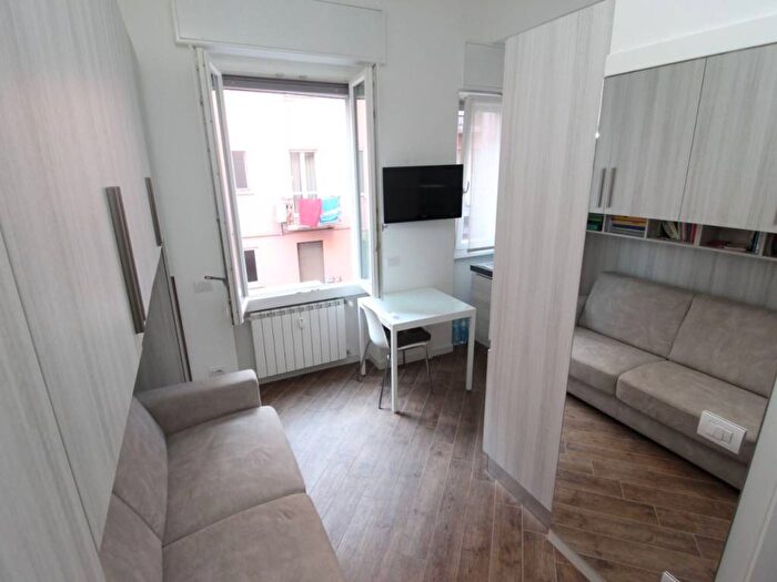 Appartamento monolocale in affitto in Via Molino delle Armi, Ticinese, Milano