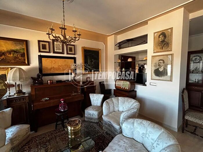 Appartamento quadrilocale in vendita in Via Martino Marinosci, Lecce