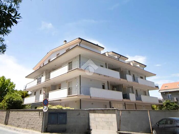 Appartamento trilocale in vendita in Via Pasquale Celommi, Pescara