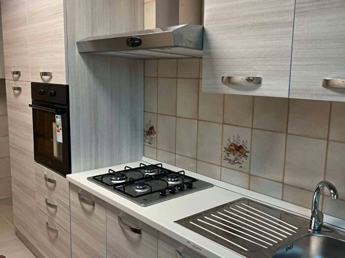 Appartamento quadrilocale in affitto in Via Sant'Ampellio, Pezzotti Meda, Milano