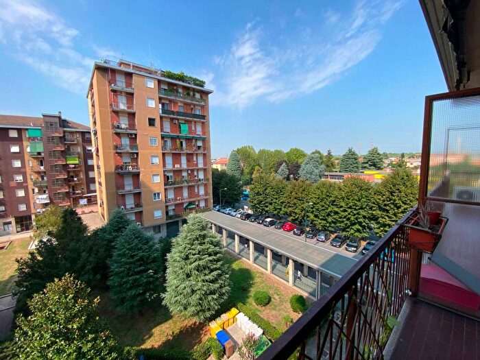 Appartamento trilocale in vendita in Via Monte Sabotino, Palazzolo Milanese, Paderno Dugnano