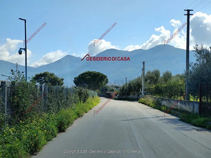 Casa con 10 locali in vendita in Via Aldo Moro Carini Pa Italia, Carini