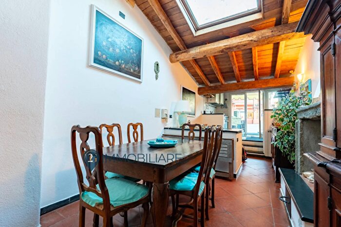 Appartamento con 6 locali in vendita in Salita Revellino, Lerici