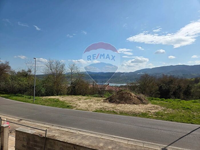 Appartamento con 5 locali in vendita in Via Turati, Cavriglia