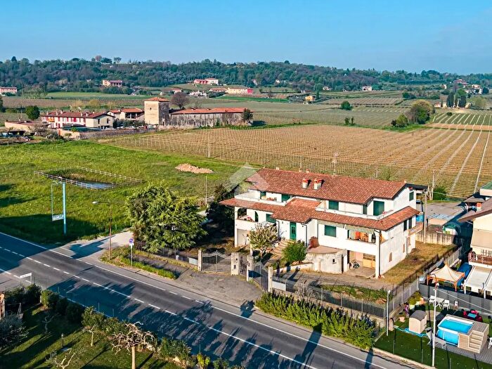 Appartamento trilocale in vendita in Via Sole delle Alpi, Adro