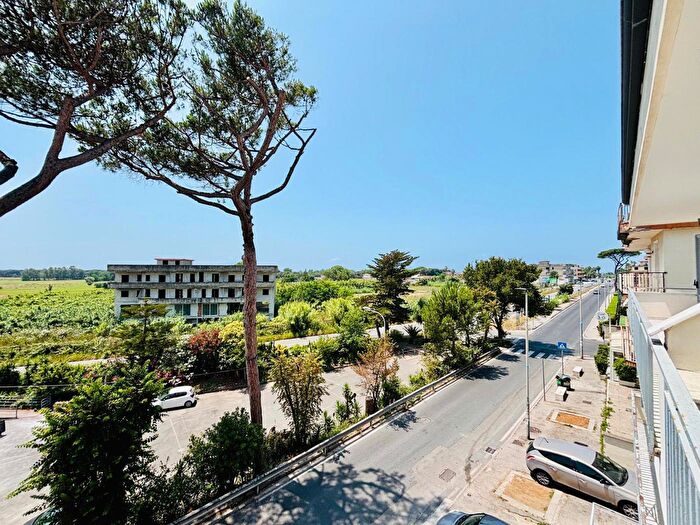 Appartamento quadrilocale in affitto in Via Staffetta, Giugliano In Campania