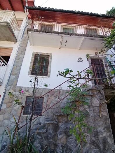 Casa quadrilocale in vendita in Frazione Salogni, Fabbrica Curone