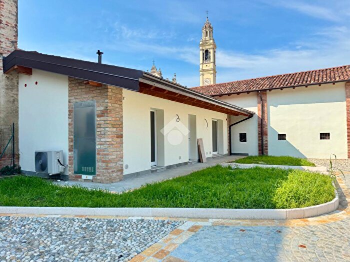 Casa trilocale in vendita in Via Camillo Benso Conte di Cavour, Montodine