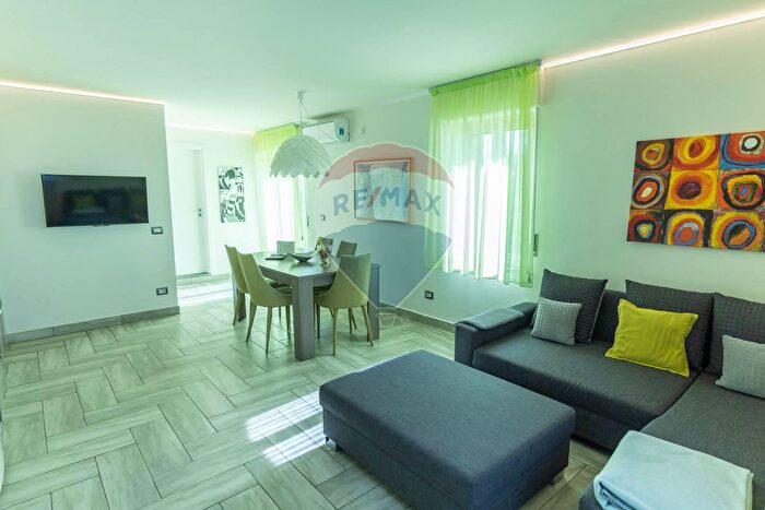 Appartamento trilocale in vendita in Via San Marco, Calatabiano