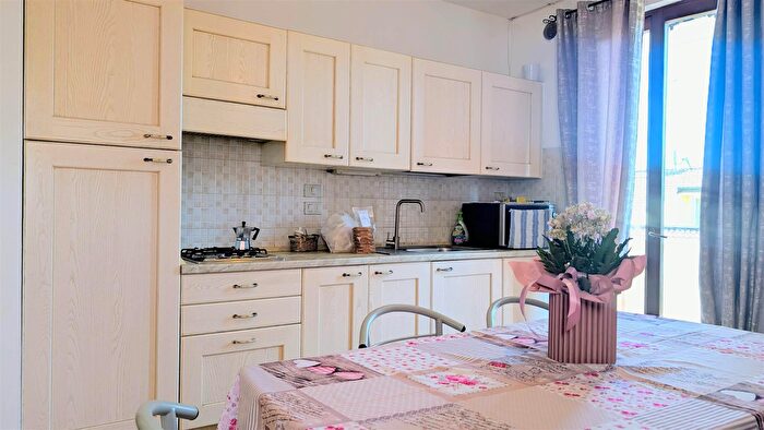 Appartamento trilocale in vendita in Via Don G Calabria, Nogarole Rocca