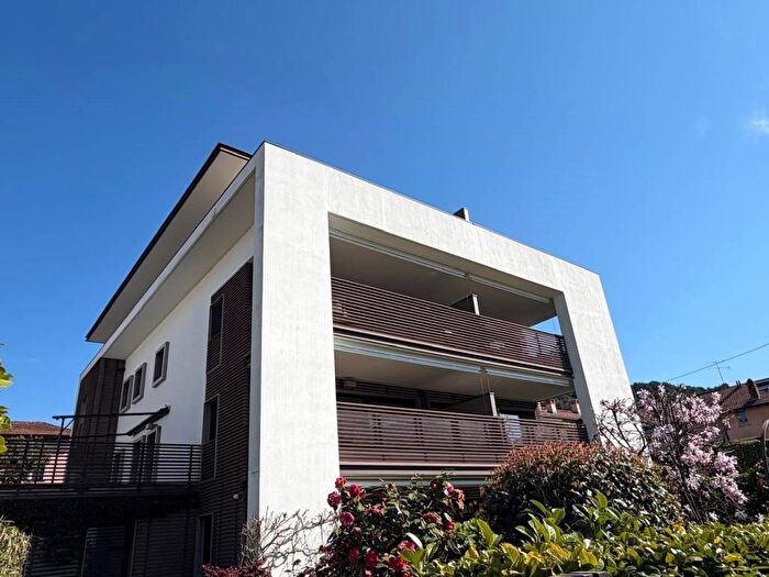 Appartamento trilocale in affitto in Centro, Ranco