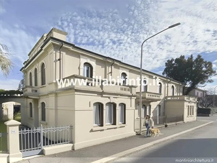 Appartamento quadrilocale in vendita in Via Oriani, Faenza