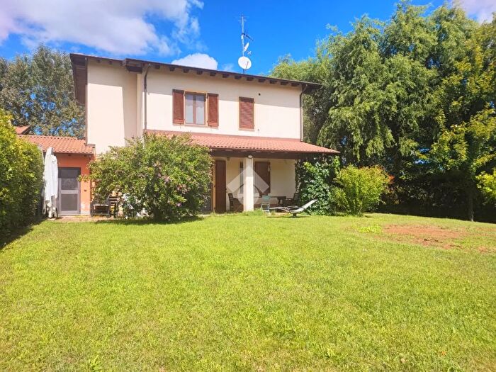Casa con 5 locali in vendita in Strada Vic Isola Grande, Sarezzano