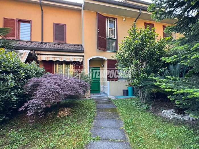 Casa con 6 locali in vendita in Busto Arsizio