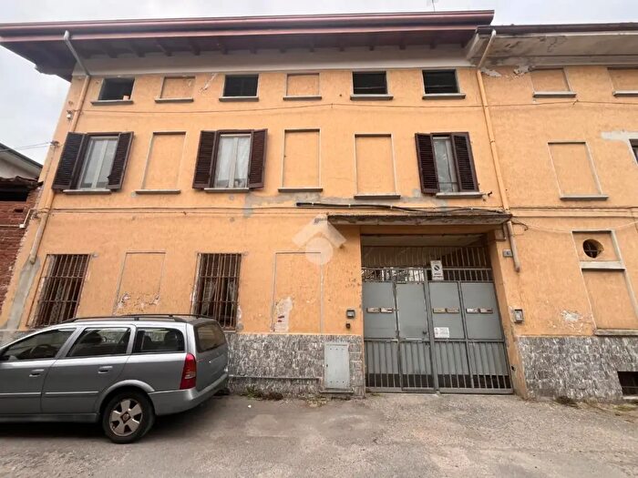 Appartamento bilocale in affitto in Vicolo Ennio Maggioni, Galliate