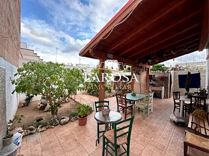 Appartamento con 7 locali in vendita in Melendugno