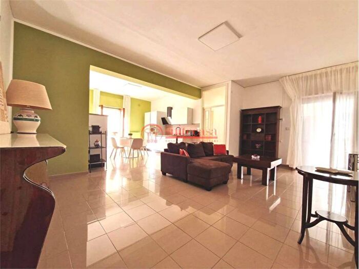 Appartamento trilocale in affitto in Trani