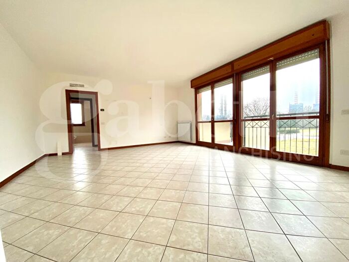 Appartamento trilocale in vendita in Via Europa, Turbigo