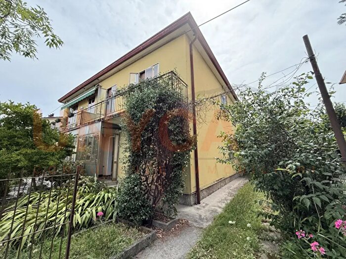 Casa quadrilocale in vendita in Via Rovereto, Padova