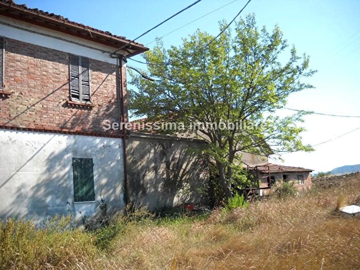 Casa con 11 locali in vendita in Tavullia