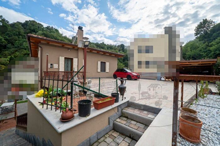 Casa con 11 locali in vendita in Via del Puglia, Figline e Incisa Valdarno