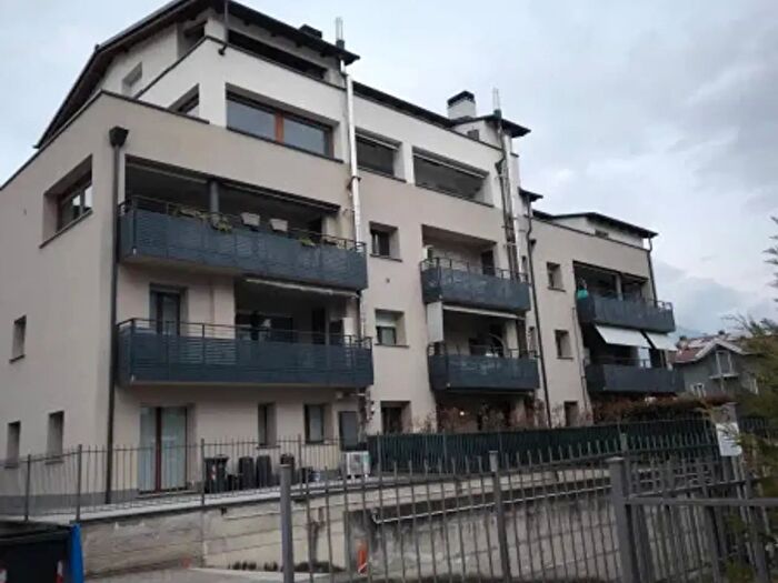 Appartamento quadrilocale in vendita in Via Meriggio, Sondrio