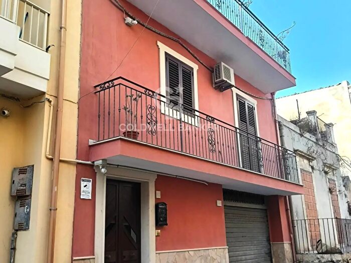 Casa quadrilocale in vendita in Via Achille Grandi, Pozzallo