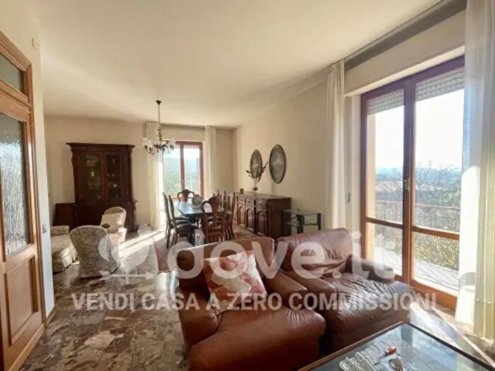Casa con 6 locali in vendita in Via degli Etruschi, Paciano