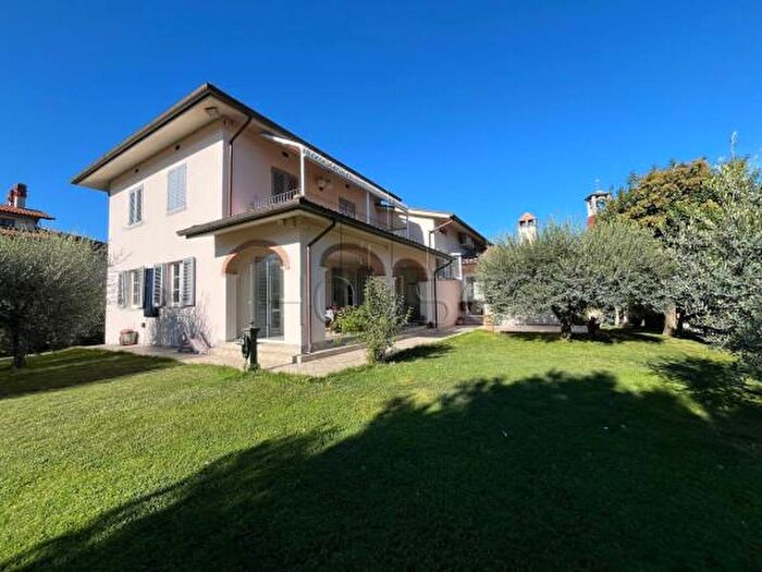 Appartamento con 6 locali in vendita in Via Guido Gozzano, Marciano Della Chiana