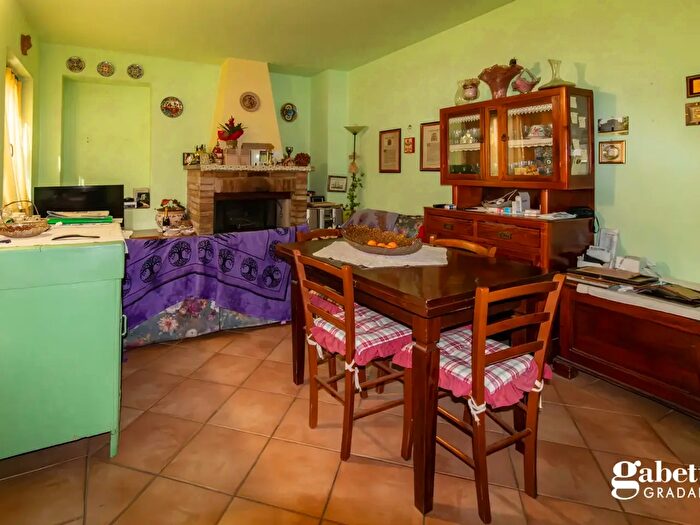 Appartamento quadrilocale in vendita in Via Fosso S Angelo, Vallefoglia
