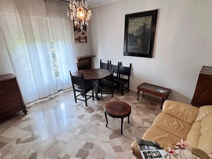 Appartamento trilocale in vendita in Via Fiume, Saronno