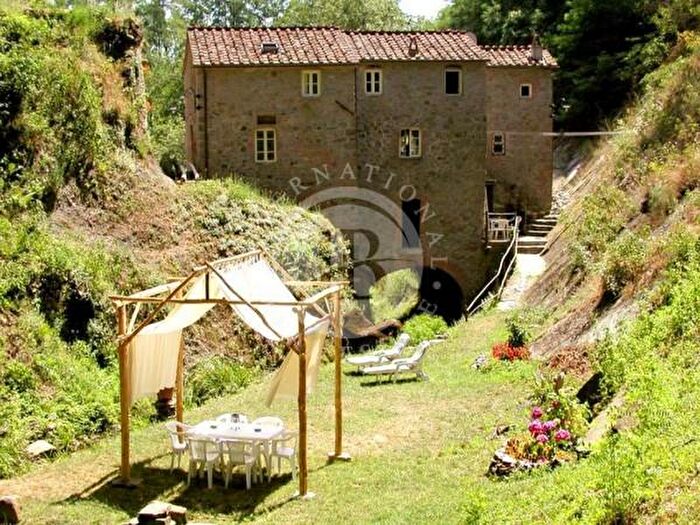 Casa con 6 locali in vendita in Capannori