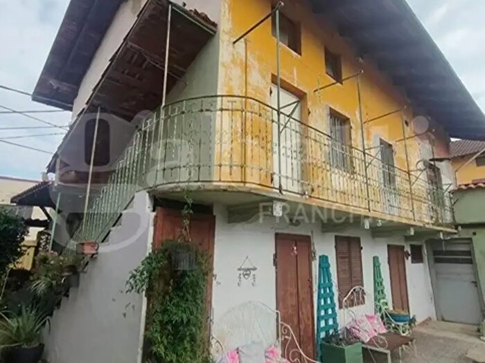 Casa con 6 locali in vendita in Via Giuseppe Mazzini, Cerrione
