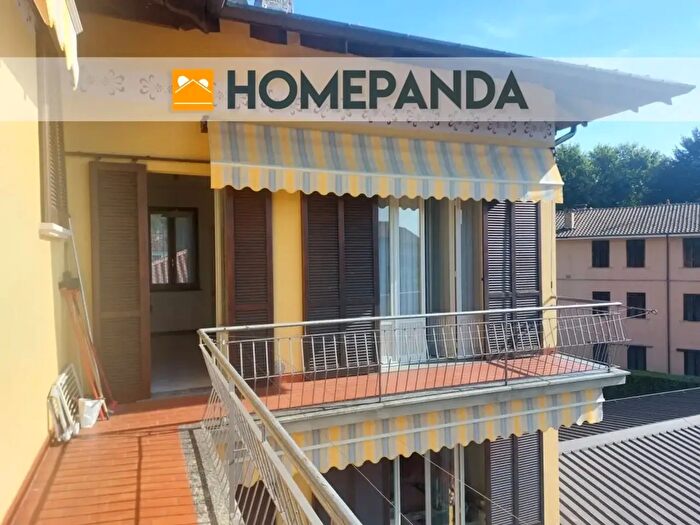 Appartamento bilocale in affitto in Via Sant'Anna, Sesto Calende