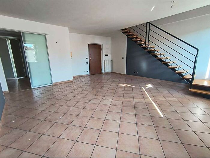 Appartamento con 5 locali in affitto in Nizza Monferrato