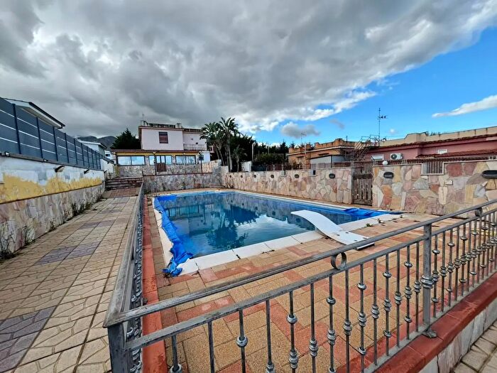 Casa con 9 locali in vendita in Strada Portella Daino, Altavilla Milicia