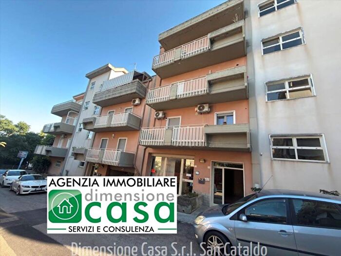Appartamento in affitto in Viale dei Platani B, Centro, San Cataldo