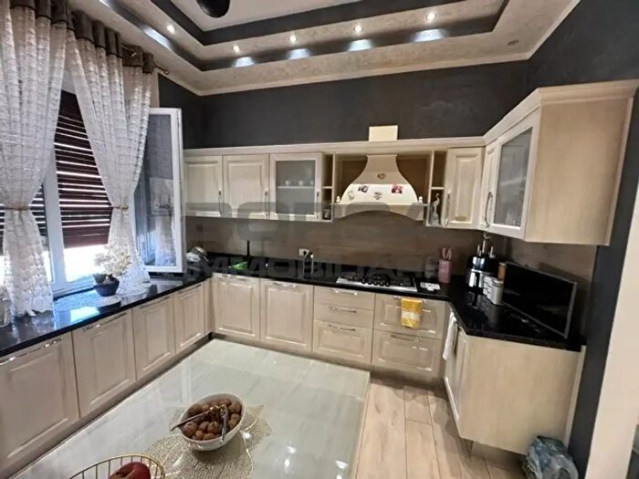 Appartamento con 5 locali in vendita in Via del Cardinale, Livorno